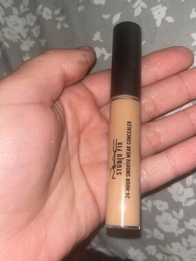 MAC Cosmetics Studio Fix 24-Hour Smooth Wear Concealer - Warm Beige